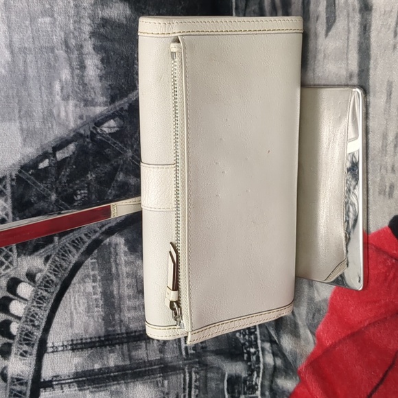 Coach Vintage Trifold Wallet - Picture 4 of 15
